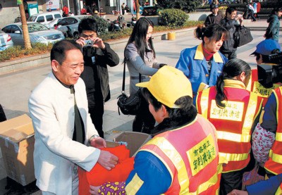 内衣厂工人_环卫工人图片(3)