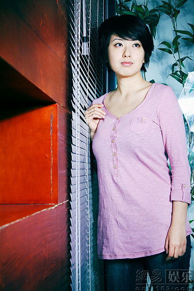 高清组图:《<em>让子弹飞</em>》大胸<em>民女</em><em>赵铭</em>写真_中