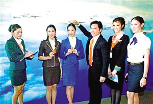 泰国一航空公司雇人妖空姐 将配第三性识别牌