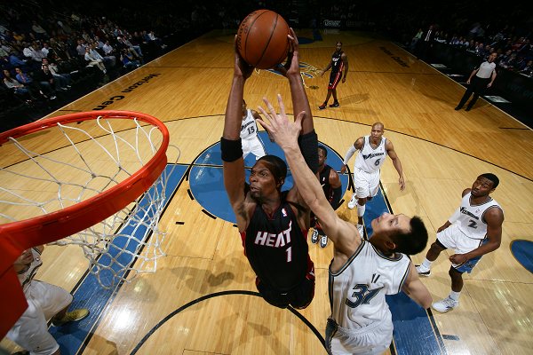 “板凳匪帮”70分25板!韦尔24+19+7帽制霸禁区 热火三杀奇才送其联盟首败60败