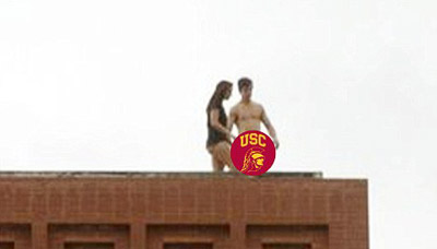 [双语] 美一对<em>男女</em>在楼顶公开<em>做爱</em>惹争议_中国