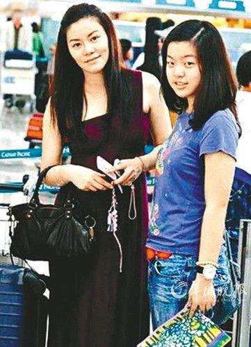 新闻台 新闻中心  据香港媒体报道,钟镇涛女友范姜与前妻章小蕙的妹妹