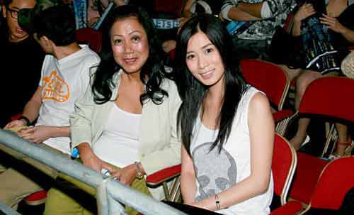 侯佩岑范冰冰大S <em>女星</em>母亲<em>的丑闻</em>秘闻(组图)_