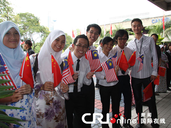 温家宝访马来亚大学 论两国教育合作谈个人从