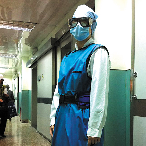 几斤重的铅甲圣衣