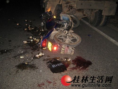 摩托车追尾酿惨案+六岁女孩儿童节痛失父亲(图)