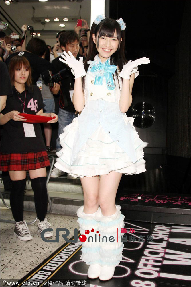 akb48<em>渡边麻友</em>访台+穿清纯<em>女仆</em>装扮可爱似邻