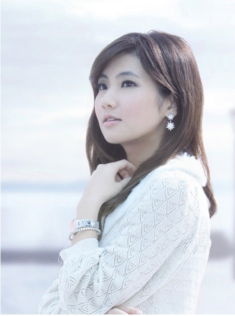 《<em>FHM</em>》<em>百大性感美女票选</em> 安心亚力压林志玲