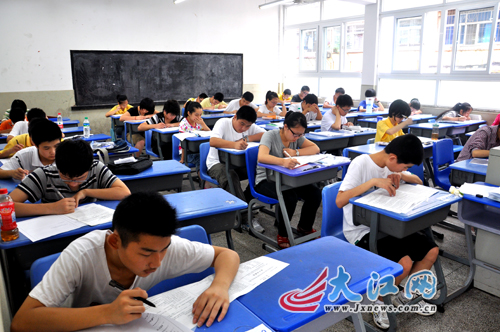 初中生学男护士去山东那个学校