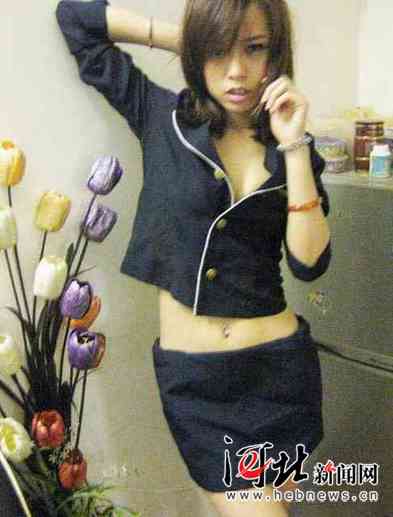 香港<em>警花</em>自拍不雅照曝光 台军女兵掀军服拍照