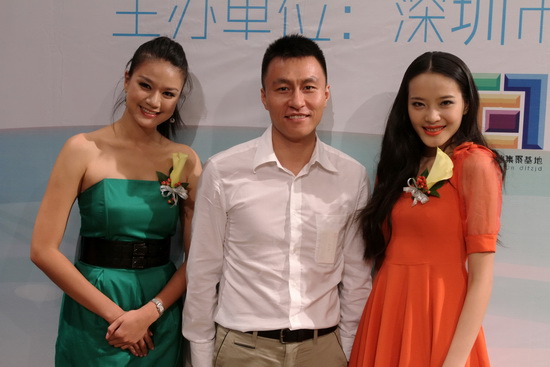 亚洲及大洋洲美皇后吴英娜莅临宝大学生时尚节