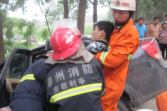 安徽省亳州市利辛县消防大队成功处置一起交通