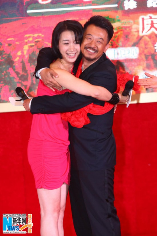 导演徐纪周携黄