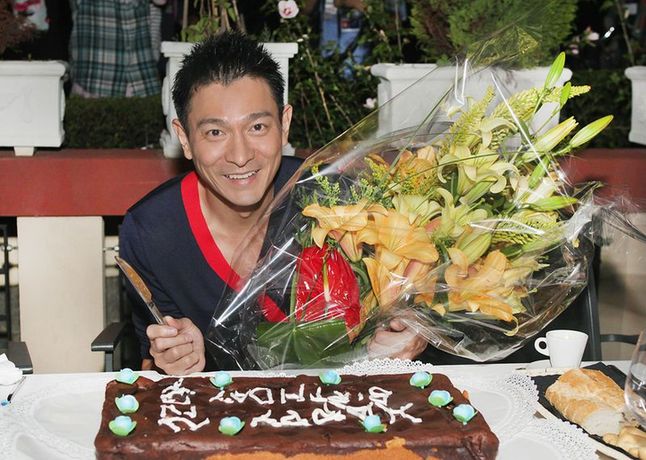 刘德华提前预祝生辰 许愿《桃姐》影展夺大奖