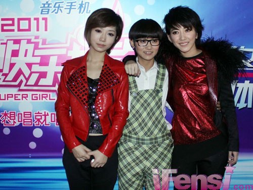 <em>快女</em>总决赛看点:快男助阵<em>帮帮</em>唱 微博评审<em>团</em>增