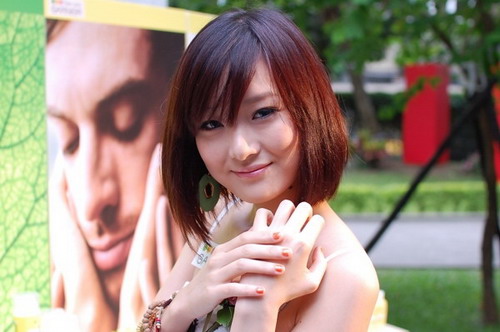 李佳薇《煎熬》mv女主角