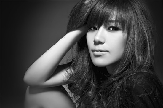 程晨摘下<em>快女</em>光环 《太阳的光》迸发正能量(图