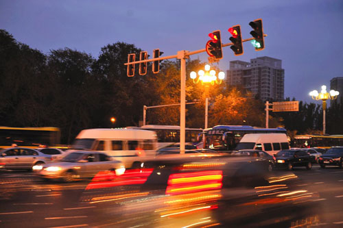 事故频发 乌鲁木齐拟加大交通安全违法行为处