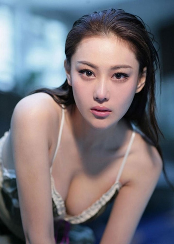<em>周杰伦绯闻女友昆凌</em>以私人理由 大胆 临退康熙