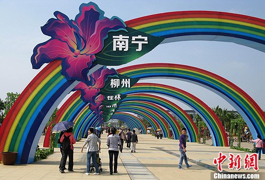 广西首届园林园艺博览会开幕 民众争睹异域风