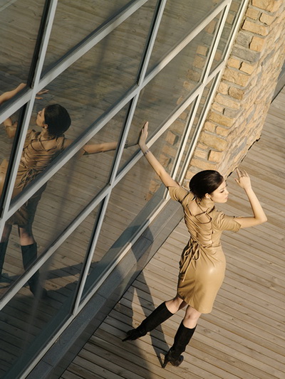 国际小姐刘飞儿大刮裸色风潮 时尚魅力倍增(图