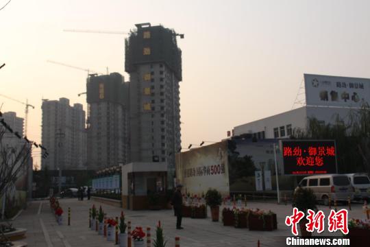 济南路劲御景城维权风波第五天 售楼处仍关闭