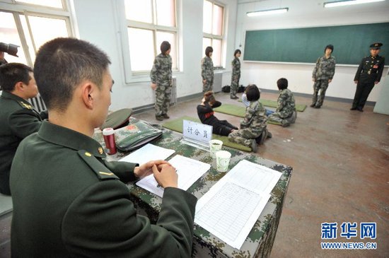 实拍天津女兵入伍考试全过程