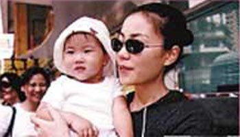 王菲女儿窦靖童成长照片
