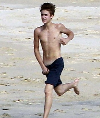 贾斯汀比伯爱扯裤头露私密部位