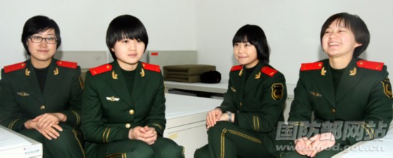 消防支队进行队列训练