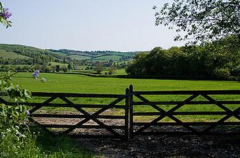 格林(justine greening)日前表示,英国政府已经批准建设一条全国性的