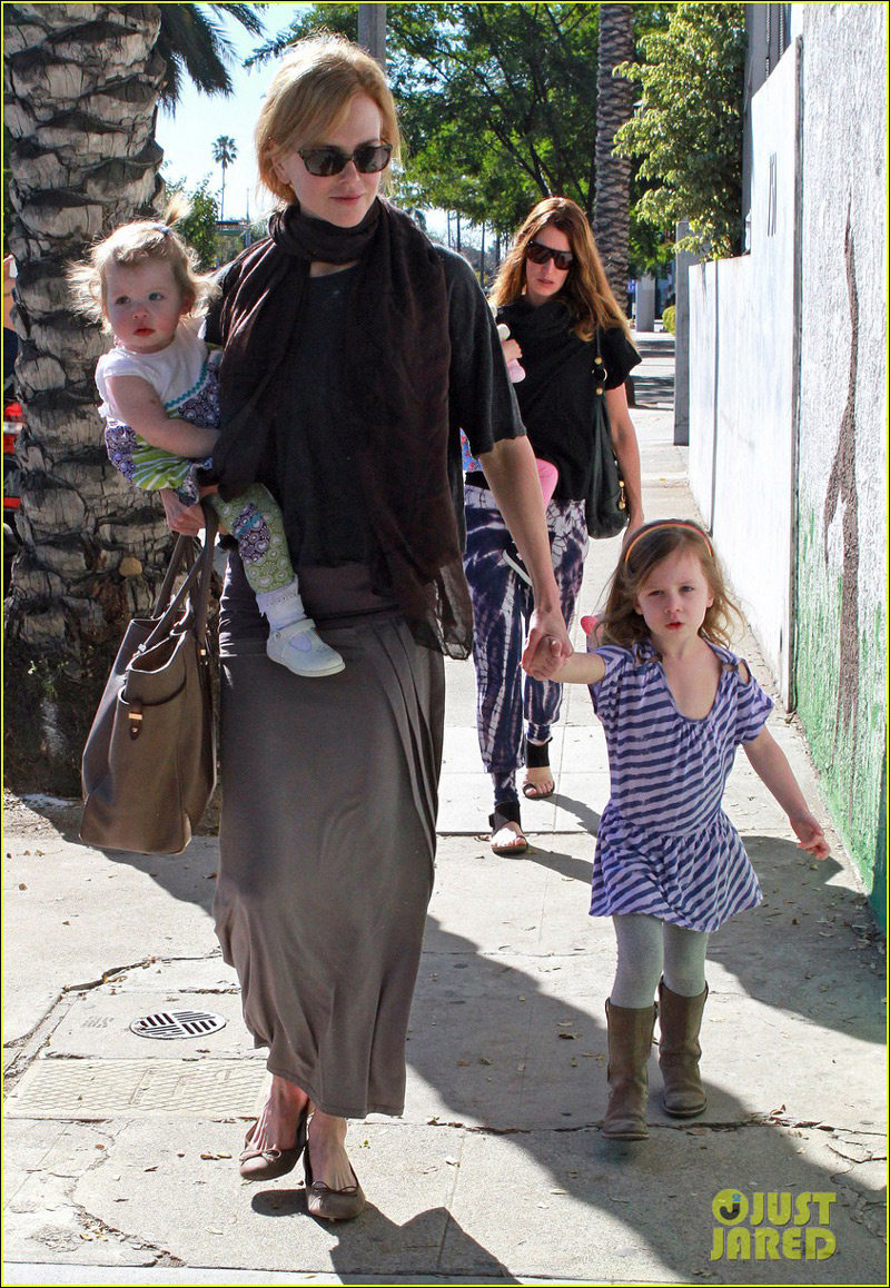 高清:妮可基德曼带两<em>女儿</em>逛街 <em>小女儿</em>包子脸