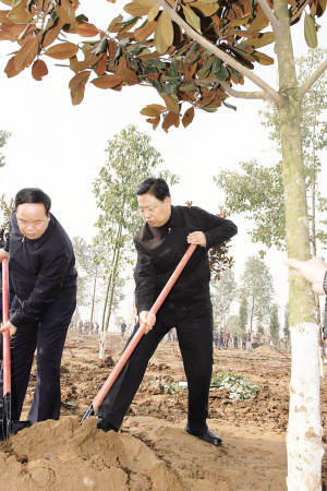 陕西省委书记赵乐际参加义务植树活动_新闻中心_中国网