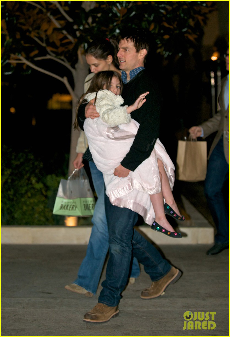 高清:阿汤哥带妻子<em>女儿</em>外出 <em>小女儿</em>耍赖阿汤哥