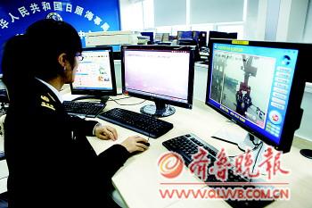 石臼岚山港区昨起封航