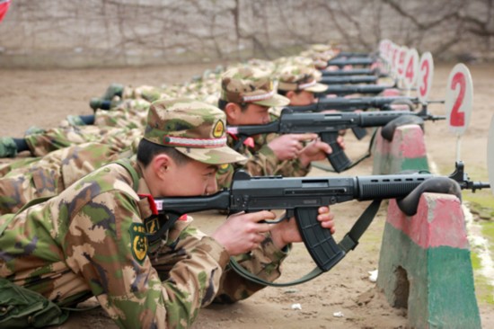 打响人生第一枪 武警重庆某部新兵迎来首次实弹射击