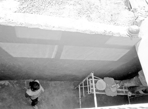 昆明滇池星城上演城市版地道战 部分业主疯狂