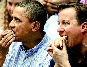 卡梅伦奥巴马 观看篮球赛吃热狗