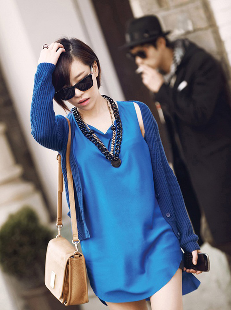 高清:狗仔镜头下的大明星 <em>褐眼女孩</em>佳仁气场十