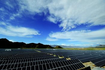 推动太阳能产业发展再上新台阶