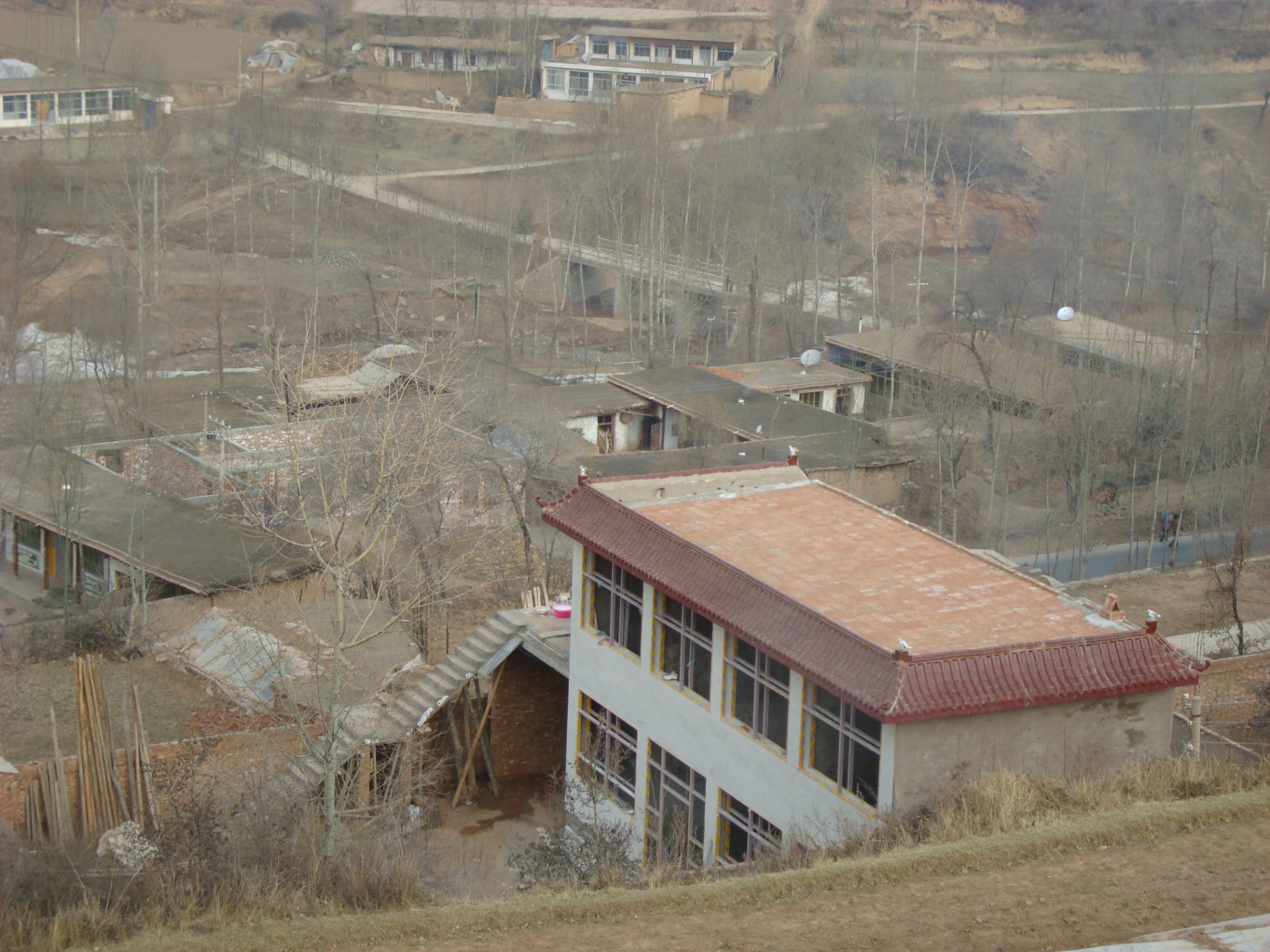 民和麻地沟村里的新房子