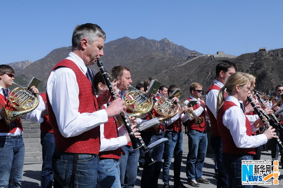 高清组图:中奥友谊交流音乐会奏响居庸关长城
