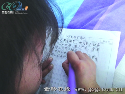 追踪:<em>女孩</em>已出院写<em>作文</em>《今天我真高兴》_新闻