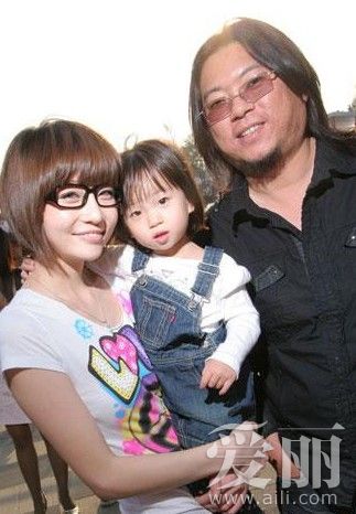 何炅欧弟<em>高晓松</em> 曝当红男星貌美如花的圈外女