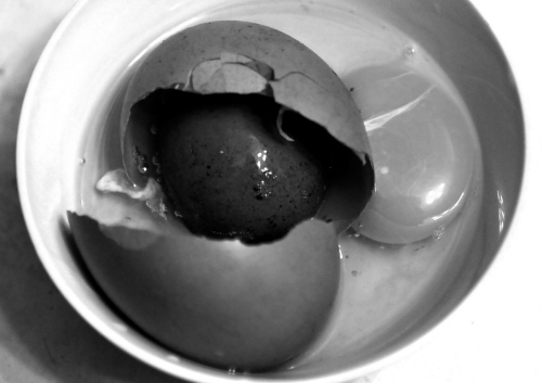 小鸡蛋里没有蛋黄这样的蛋中蛋能吃吗