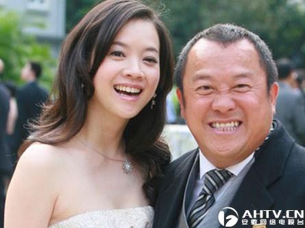 <em>曾宝仪</em>正牌男友林明谦<em>照片</em>曝光 相恋7年家人已