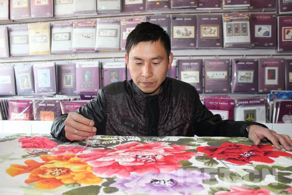 创业青年郭锦圣:让十字绣走入西藏各地区