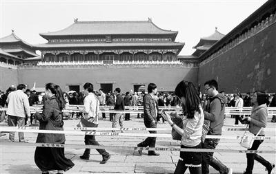 故宫门票预约_故宫一年门票收入(2)