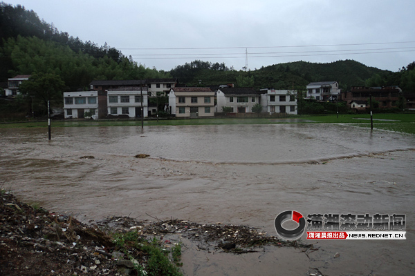 平江梅仙镇今降雨量151毫米 部分村民转移[图]