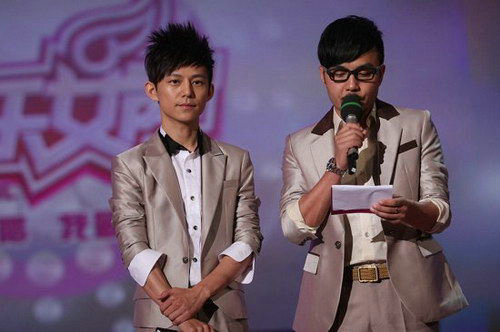 何炅抱李湘是什么节目 8134963546573879623.jpg